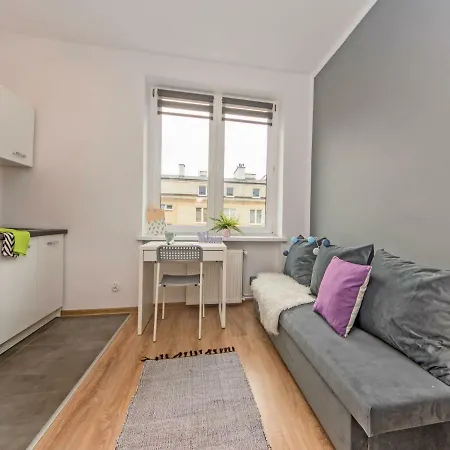 Rent - Ul. śmidowicza 63 Kwatera prywatna *